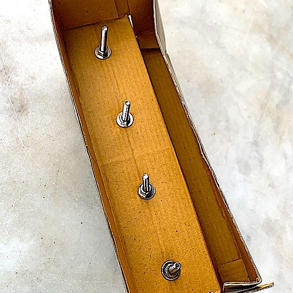 INSTANT FURNITURE UPDATE KNOBS PULLS TURQUOISE ABSTRACT CENTER SET OF 4 NIB - Picture 8 of 8